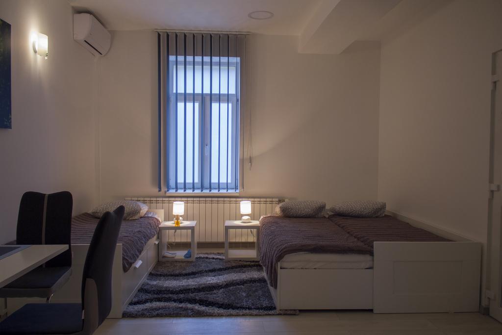 Apartments Petrova170 ซาเกร็บ ภายนอก รูปภาพ